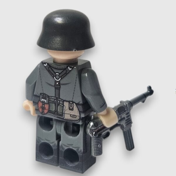 Vétéran Allemand (Cartouchières MP40 & Décorations)