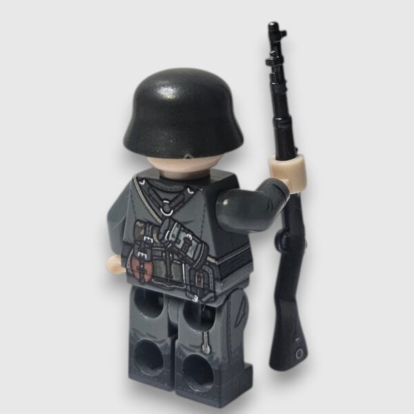 Spécialiste (Équipement Léger & Grenades)
